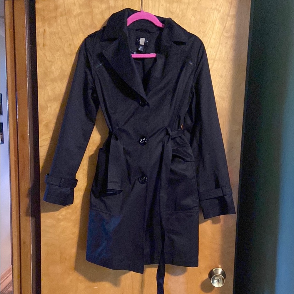 Gallery Black Trench Coat with Belt Tie